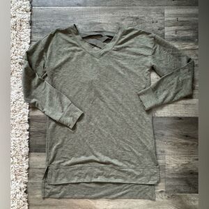 NEW WITH TAGS WOMENS MAURICES TOP SIZE XS